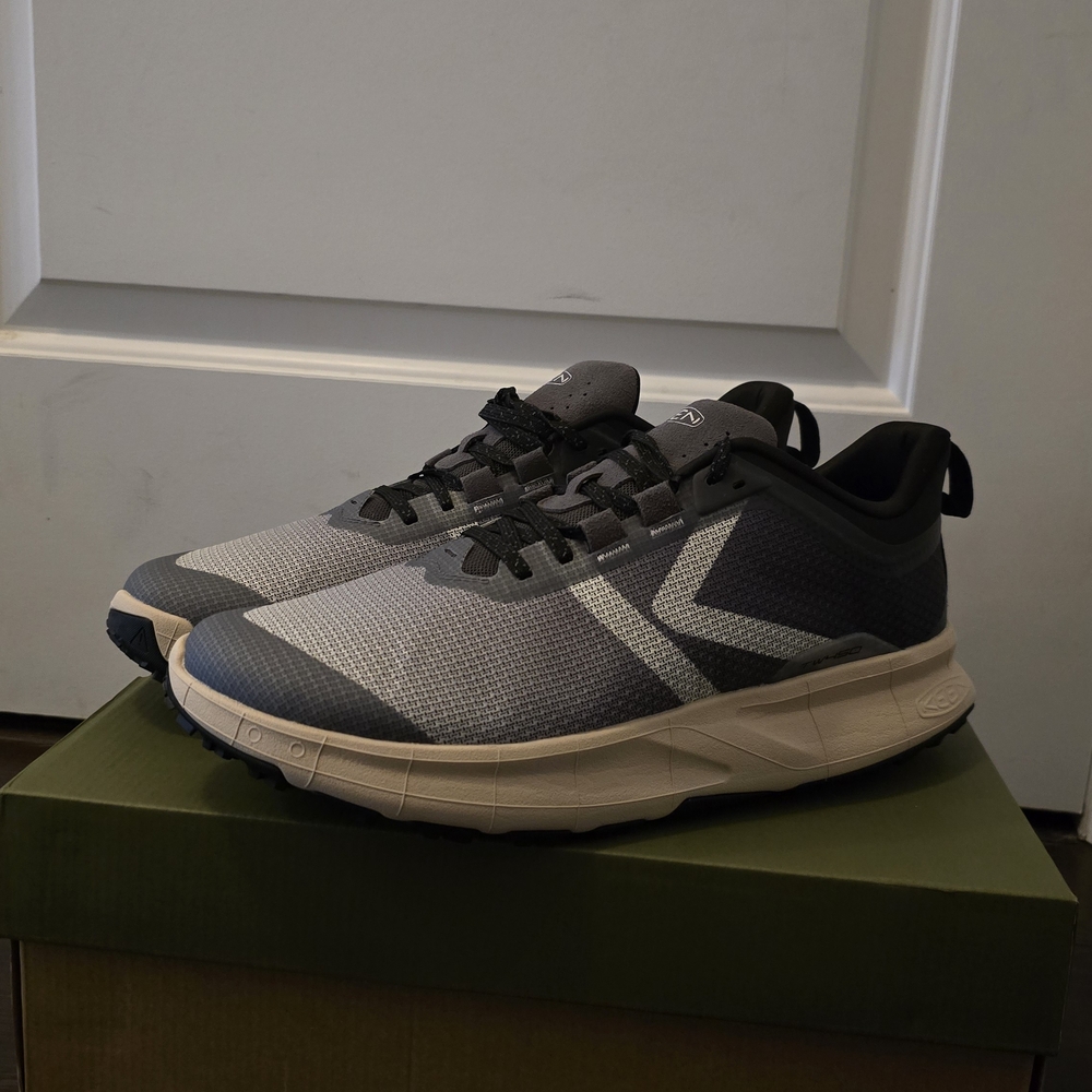 Gray and Black Running Shoes